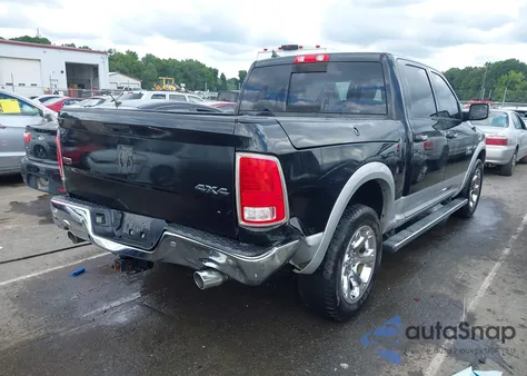 2017 Ram 1500 Laramie 4X4 5'7 Box z USA, uszkodzony, nr VIN 1C6RR7NT6HS660186